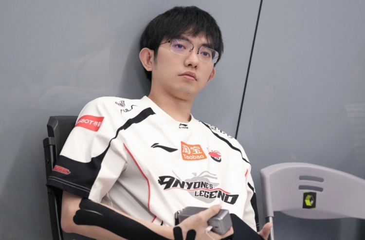 【蜗牛电竞】还是靠他慎C👉 本次 EWC 为圣枪代表 AL 最后一次首发比赛