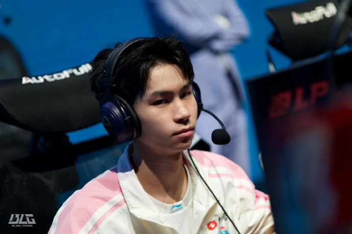【蜗牛电竞】不如wenbo?BLG首回合中横扫JDG 而今日被让一追二击败
