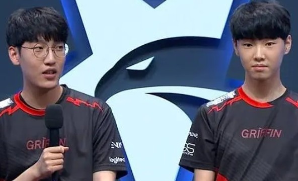 【蜗牛电竞】这边也有一个_?Tarzan夺冠后 GRF只有剑皇Sword无冠