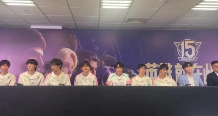 【蜗牛电竞】我请问呢?Bin:输了就输了吧,现在输了比S赛输强,好好备战S赛