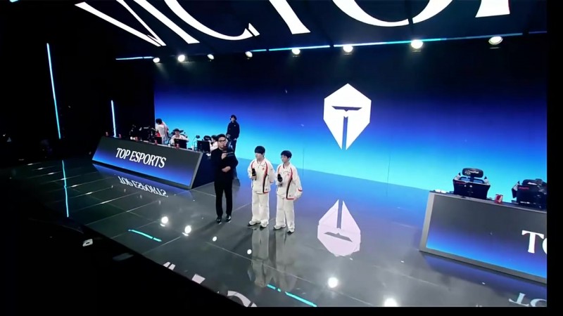 【蜗牛电竞】JackeyLove、zuian赛后采访：希望在世界赛上重整旗鼓！