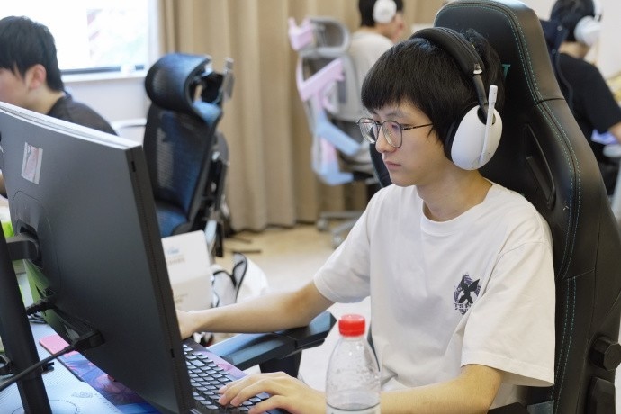 【蜗牛电竞】签证都搞不定😡TES粉丝怒喷管理:这俱乐部彻头彻尾就是个笑话